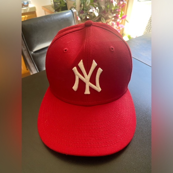 Authentic Yankees Cap - Picture 4 of 4